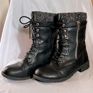 Black military style round toe cuffed boots. Sz 7.5